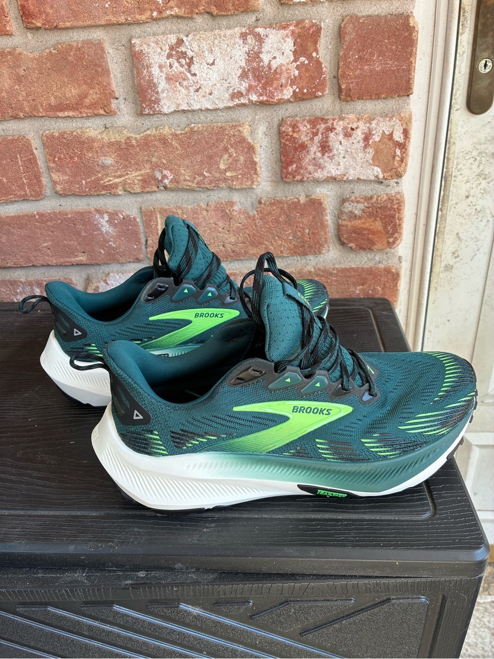 Brooks Men's Teal and Neon Green Athletic Running Shoes